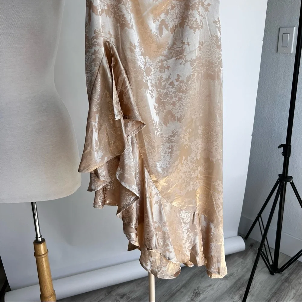 SOLD ❌ CREAM HIGH SLIT RUFFLED SKIRT NWOT - Picture 2 of 4